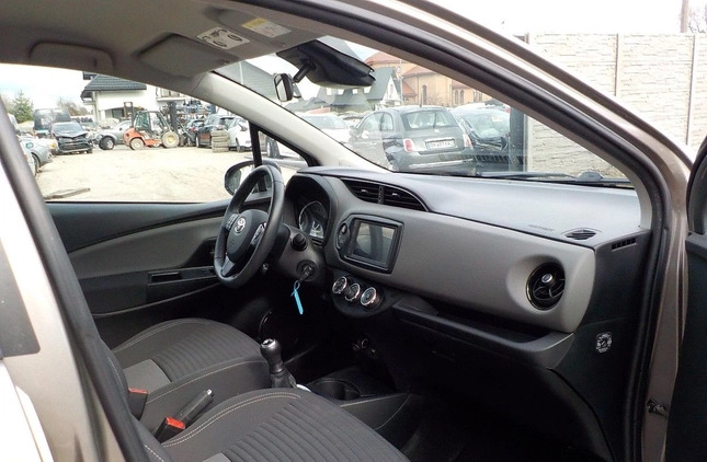 Toyota Yaris cena 34900 przebieg: 55200, rok produkcji 2020 z Kartuzy małe 301